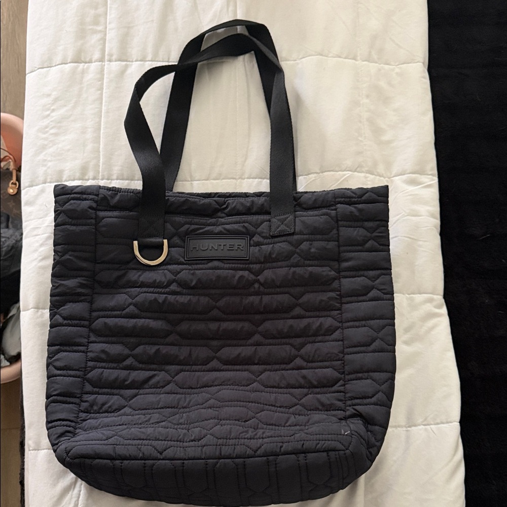 NWT Hunter Quilted Nylon Tote in Black
